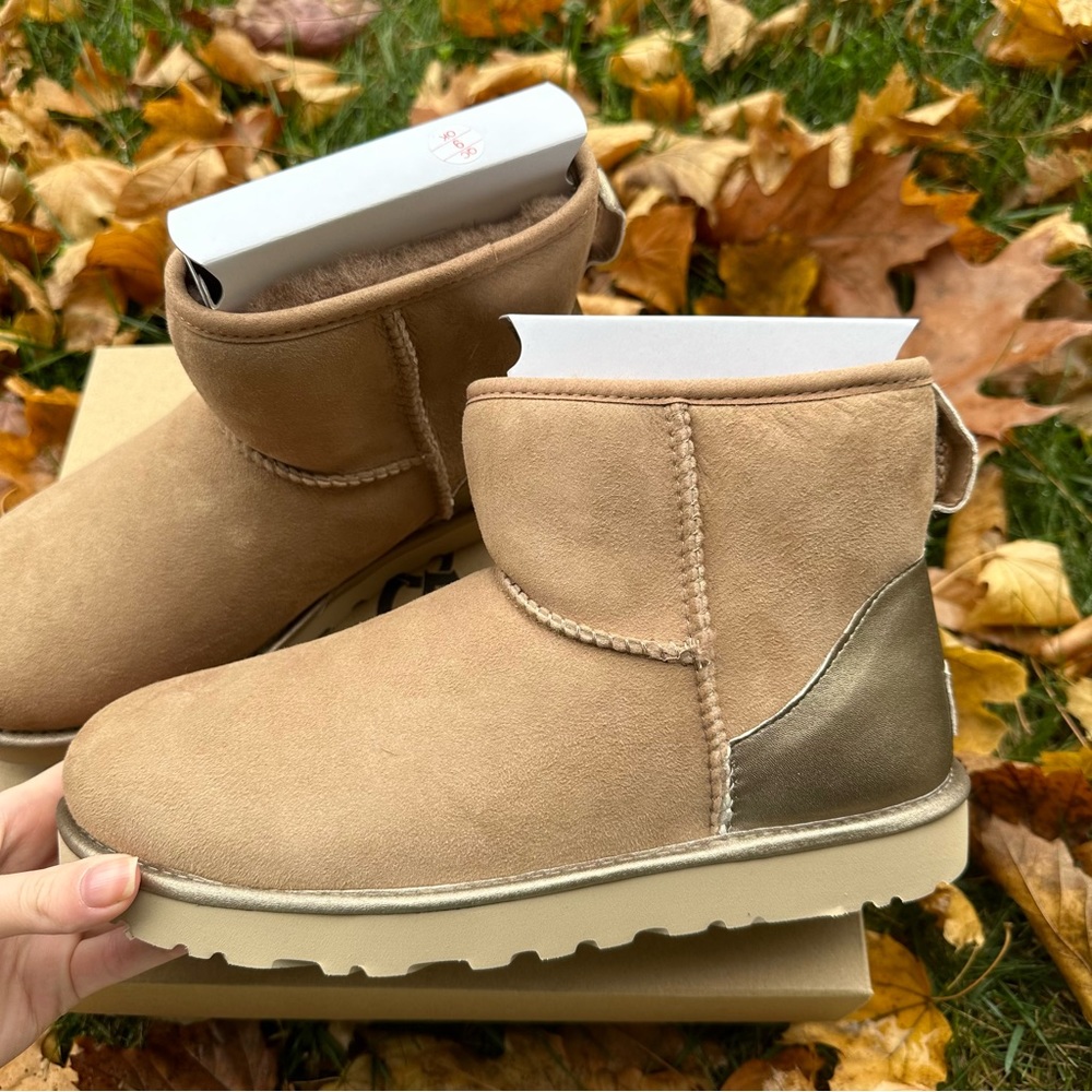 Brand New Size 11 UGG women’s classic mini shine boots/ugg - Picture 11 of 13